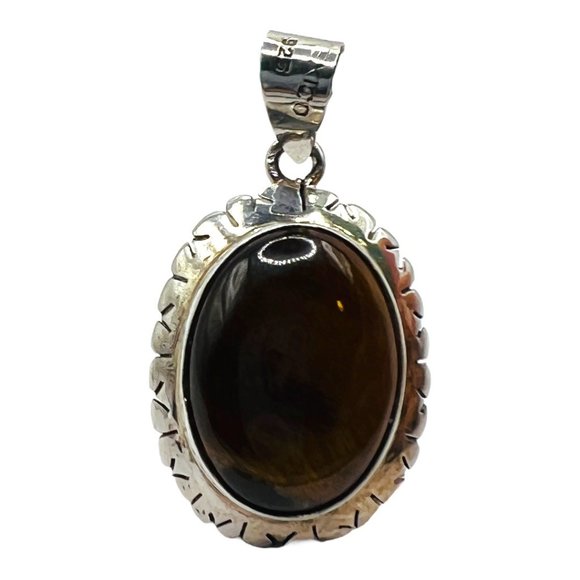 Vintage Mexico Taxco 925 Silver Tiger Eye Oval Pendant With Intricate Design - Picture 2 of 11